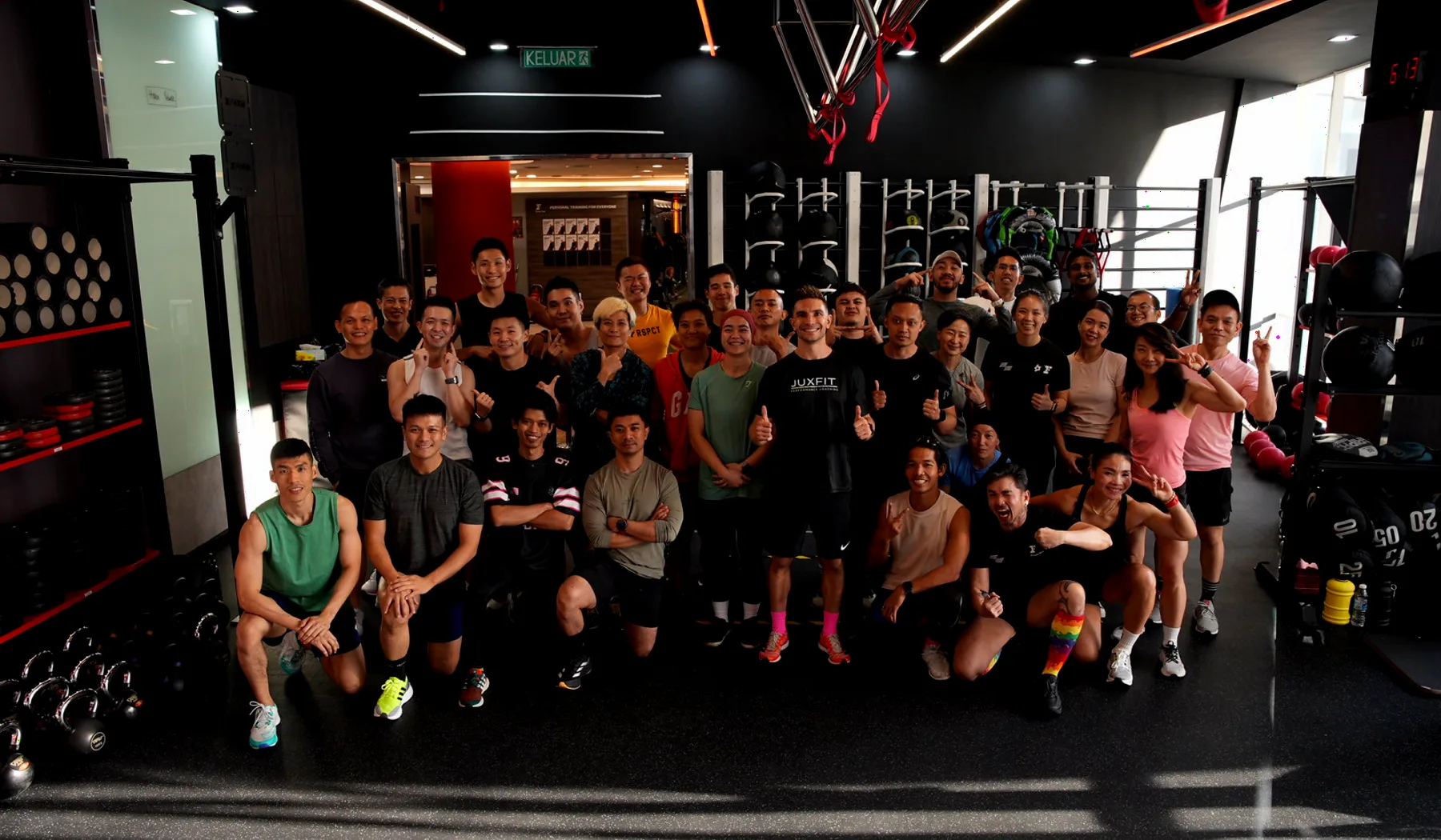 Julien Prieur leading a JUXFIT workshop group
